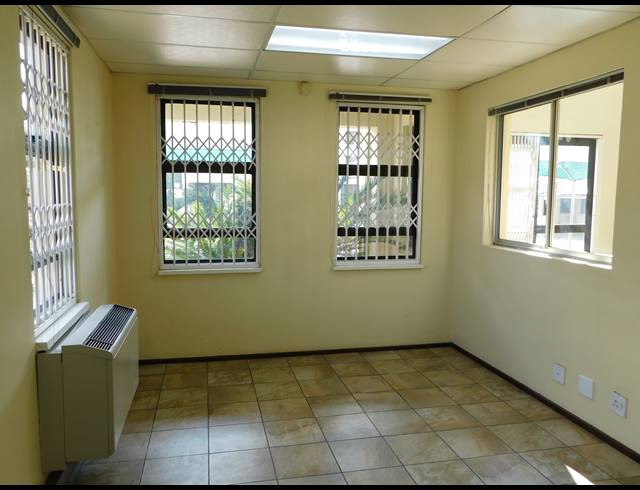 125M² OFFICE TO LET IN RANDPARK RIDGE